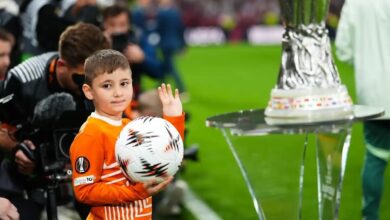 6 yaşındaki Cihangir'in hayali UEFA Avrupa Ligi final maçında gerçek oldu 10 6 yasindaki cihangirin hayali uefa avrupa ligi final macinda gercek oldu jl7jwHuv