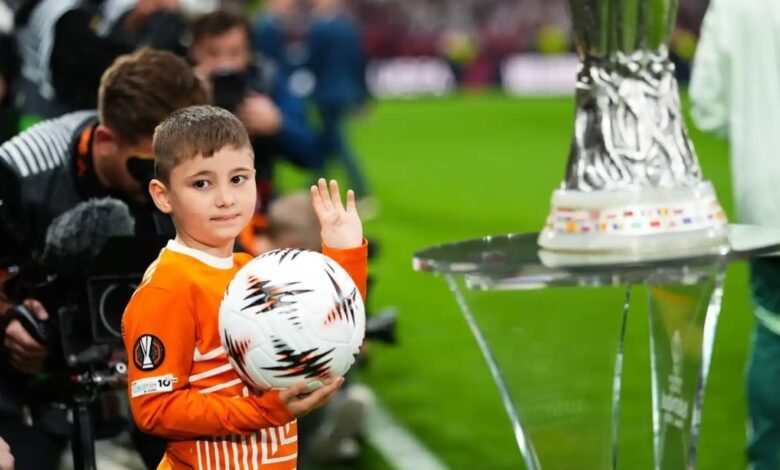 6 yasindaki cihangirin hayali uefa avrupa ligi final macinda gercek oldu jl7jwHuv