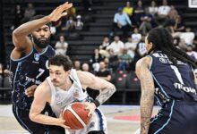 anadolu efes meskeninde turk telekomu maglup etti QHXTIUmq
