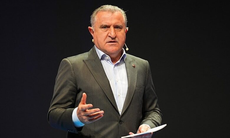 bakan osman askin bak ulusal kadromuz dunya kupasinda cok l isler yapacak VNytp2Ul