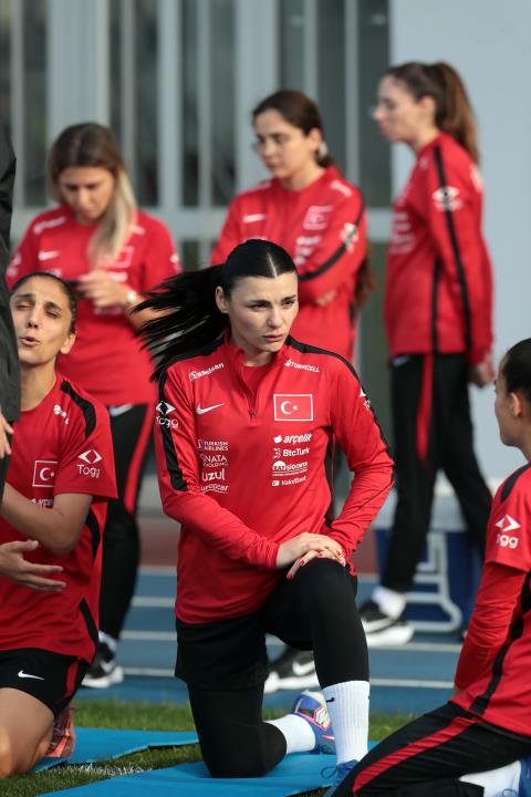 Bayan A Ulusal Grubumuz, Kuzey İrlanda Maçı Hazırlıklarına Başladı 42 bayan a ulusal grubumuz kuzey irlanda maci hazirliklarina basladi 40 1IE6WPrq