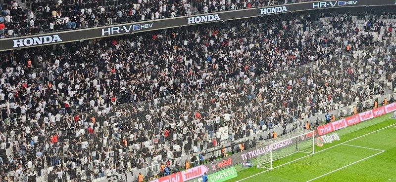 besiktas taraftarindan derbide protesto 5 dakikada boyunca 0 TDdl7jk7