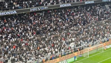 besiktas taraftarindan derbide protesto 5 dakikada boyunca i3j5Ljzu