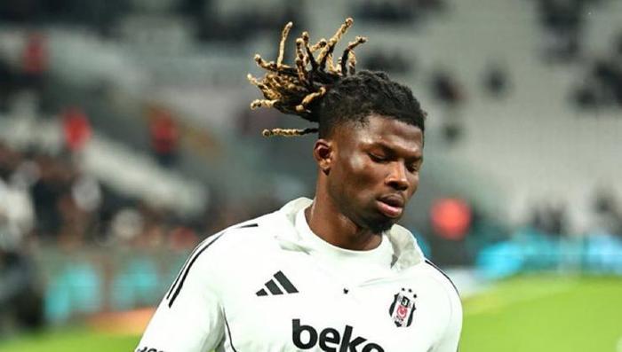 Beşiktaş'a ayrıldığını bildirdi! Yıldız futbolcudan sürpriz karar 6 besiktasa ayrildigini bildirdi yildiz futbolcudan surpriz karar 4 D6QkQq4K