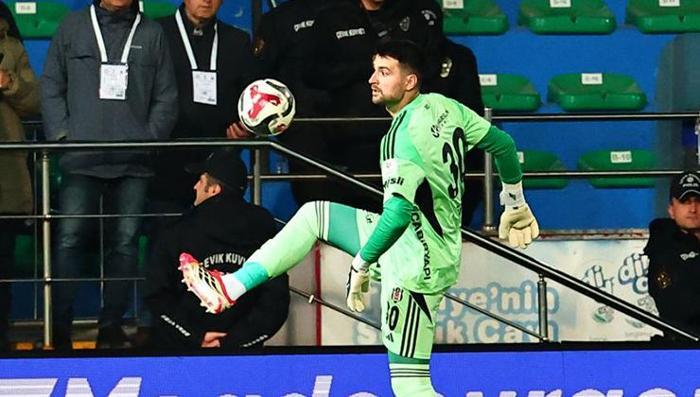 Beşiktaş'ta Lider Özen'den esaslı değişiklik! Grup kimliği yok edilmiş 10 besiktasta lider ozenden esasli degisiklik grup kimligi yok edilmis 8 7LUadkKt