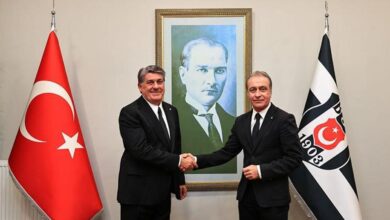 besiktastan sag kanat atagi harika ligden iki isim de var nGJ8VR3B