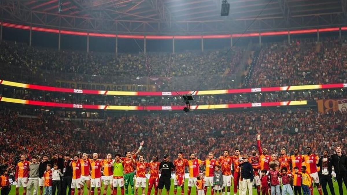 CANLI | Galatasaray 26. lig şampiyonluğunu kutluyor! İşte kupa merasimi programı 8 canli galatasaray 26 lig sampiyonlugunu kutluyor iste kupa merasimi programi 78YVeOqg
