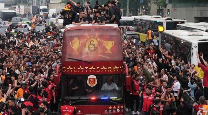 canli galatasaray kupasina kavustu 26 sampiyonluk buyuk coskuyla kutlandi 8 1ETYlfpK
