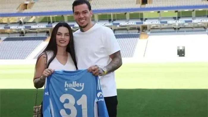 edersonun esinden ortaligi karistiran paylasim esyalarini gonderdi fenerbahce taraftari yansili 4 jJXKeHDS