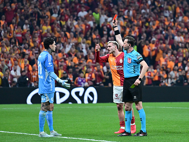 Ederson'un menajeri Jorge Mendes'ten şaşırtan istek! "Gönderilmesi hiç uygun olmaz" 4 edersonun menajeri jorge mendesten sasirtan istek gonderilmesi hic uygun olmaz 2 5XBDNIUO