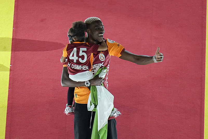 eski yildiz isimden dunya devine victor osimhen icin transfer cagrisi 7 BQvrXTTS