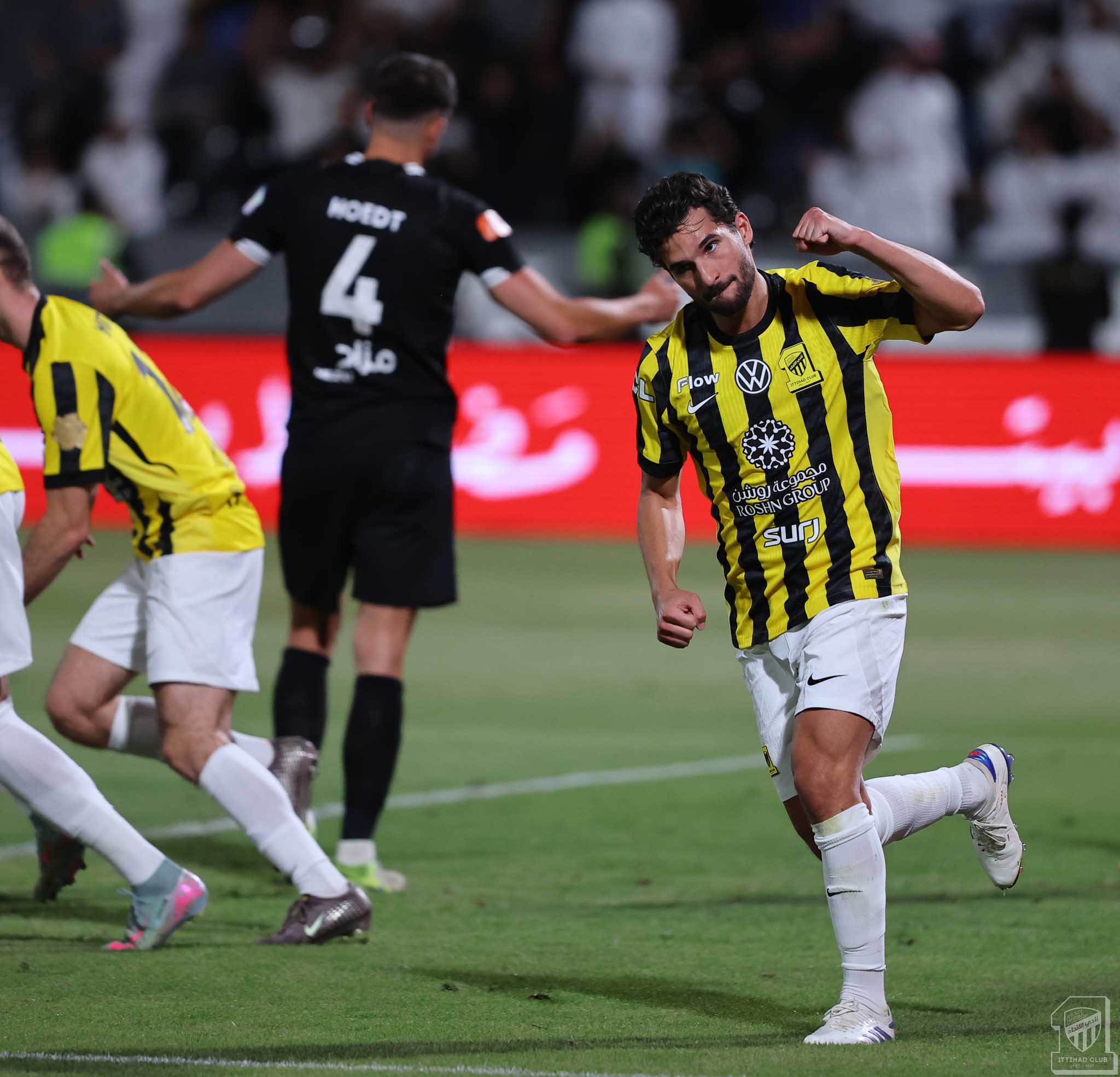 fenerbahce al ittihad ile bir sefer daha transfer masasinda maksat houssem aouar 2 k4DSWMZp