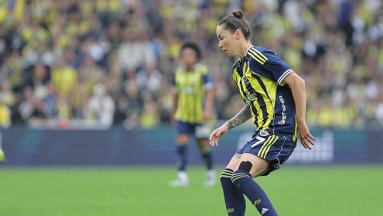 'Fenerbahçe, Galatasaray’dan biraz daha profesyonel' Yıldız futbolcu itiraf etti! Toplumsal medya sallandı 3 fenerbahce galatasaraydan biraz daha profesyonel yildiz futbolcu itiraf etti toplumsal medya sallandi 1