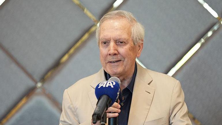 Fenerbahçe lider adayı Aziz Yıldırım: 'Önceliğimiz 2 santrfor' 2 fenerbahce lider adayi aziz yildirim onceligimiz 2 santrfor 0 ar3igiHL