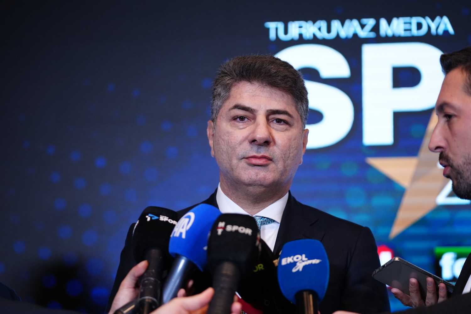 fenerbahce taraftarindan o yildiz icin transfer cagrisi donem sonunda ekibinden ayrilacak 1 CNSJJM22