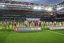 fenerbahce tribunlerinden futbolculara reaksiyon lVIZFK4v