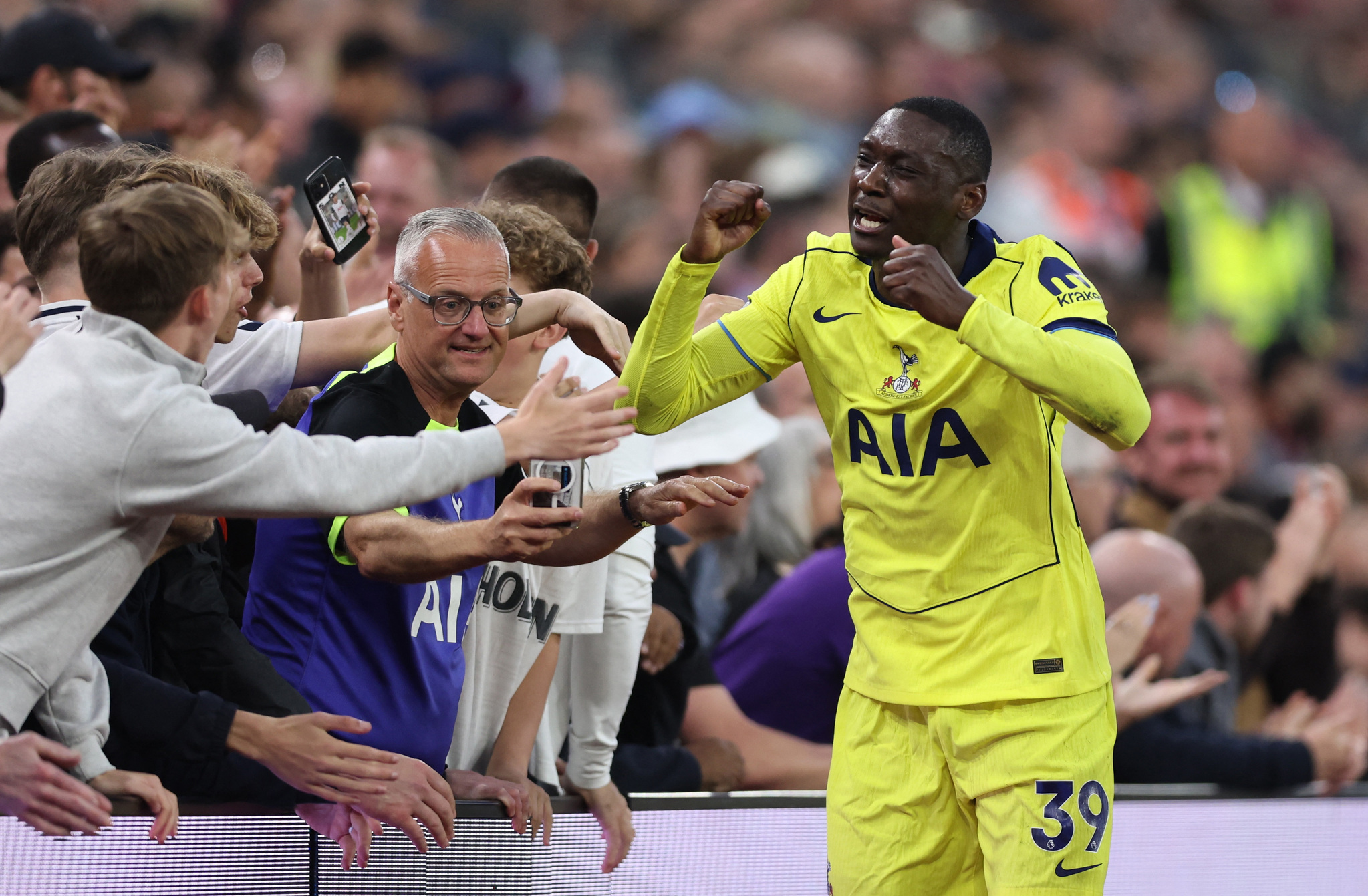 fenerbahcede aziz yildirimin yeni golcu hedefi sorloth lukaku derken 3 KKudt8le