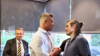 fenerbahcede dev yemek organizasyonu sadettin saran ve yoneticiler a ekiple bir ortada pAsgVPYX