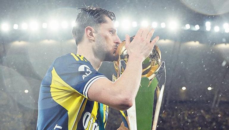 Fenerbahçe'de İsmail Yüksek kadrodan ayrılıyor! Premier Lig yolcusu 2 fenerbahcede ismail yuksek kadrodan ayriliyor premier lig yolcusu 0 yZsKUWEz