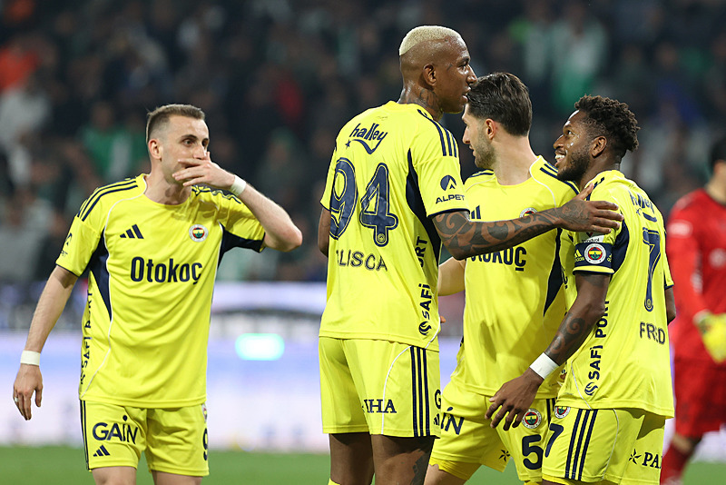 Fenerbahçe'de Paolo Maldini sürprizi! Lider adayıyla bir ortaya geldi ve... 5 fenerbahcede paolo maldini surprizi lider adayiyla bir ortaya geldi ve 3 zqI4ipmZ
