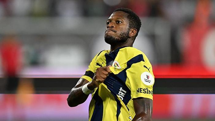 fenerbahcede surpriz ayrilik gelismesi yurt disina gitti mesken aldi 2