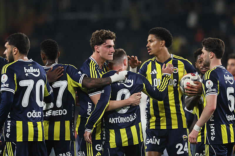 Fenerbahçe'den golcü hamlesi! Brezilya basını teklifi duyurdu 4 fenerbahceden golcu hamlesi brezilya basini teklifi duyurdu 2
