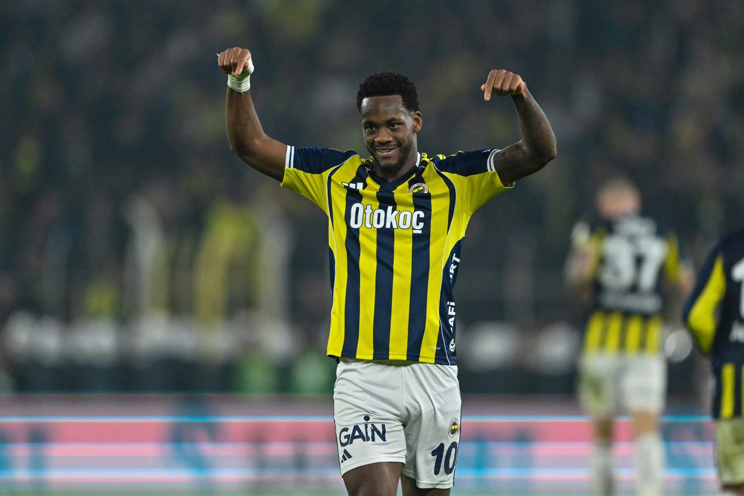 fenerbahcenin eski yildizi galatasaraya mi geliyor transferde gunun bombasi 7 aBtA57j1