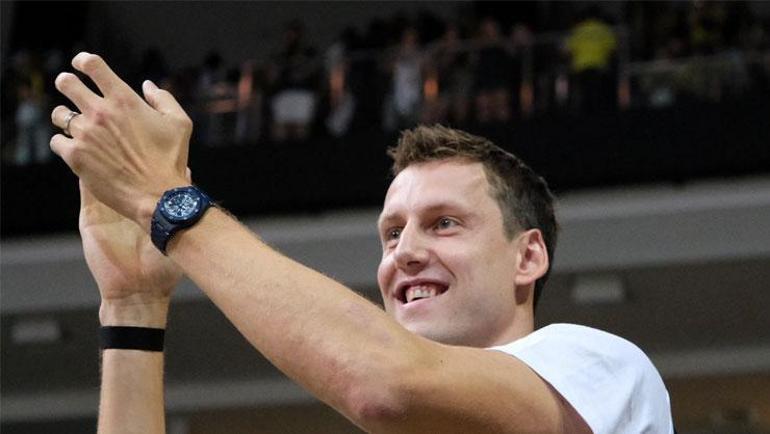 fenerbahcenin unutulmaz ismi jan vesely parkelere veda ediyor 0