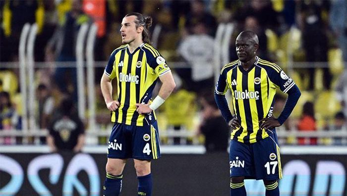 Fenerbahçe'nin yıldızlarından taraftara bildiri: 'Daha düzgünü, daha fazlası!' 2 fenerbahcenin yildizlarindan taraftara bildiri daha duzgunu daha fazlasi 0 D4GFdytl