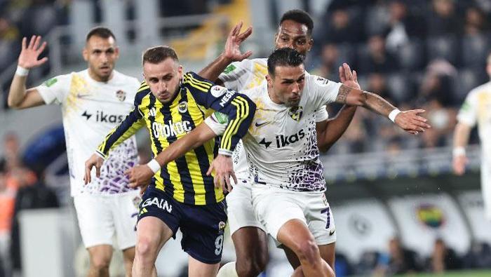 fenerbahceye cem dizdardan sert tenkit paradoks da icinden cikilmaz hal aliyor 0 S4EFRAZf
