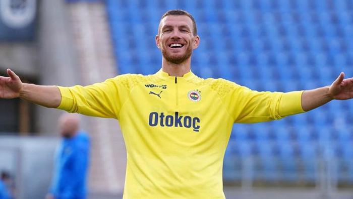 'Fenerbahçe'yi protesto ettik' Edin Dzeko'dan yıllar sonra gelen olay itiraf: Yapmadılar, nedenini bilmiyorum 2 fenerbahceyi protesto ettik edin dzekodan yillar sonra gelen olay itiraf yapmadilar nedenini bilmiyorum 0