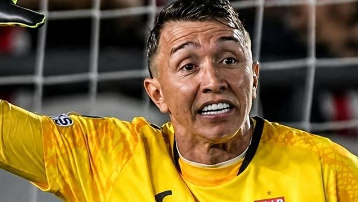 Fernando Muslera'yı Arjantin'de topa tuttular! Taraftarlar reaksiyon gösterdi, açıklama geldi 2 fernando muslerayi arjantinde topa tuttular taraftarlar reaksiyon gosterdi aciklama geldi 0 MbQkZFHw