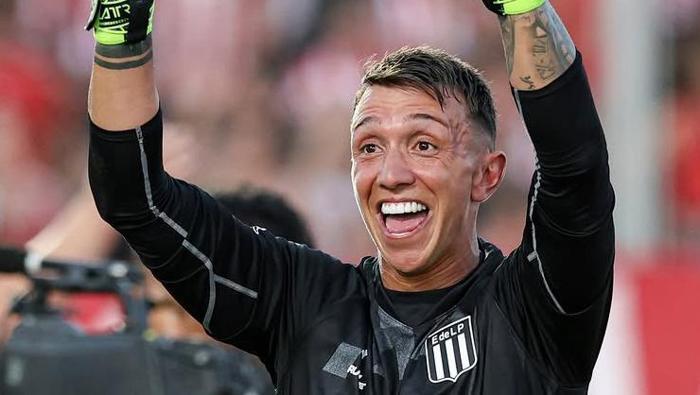 Fernando Muslera'yı Arjantin'de topa tuttular! Taraftarlar reaksiyon gösterdi, açıklama geldi 5 fernando muslerayi arjantinde topa tuttular taraftarlar reaksiyon gosterdi aciklama geldi 3 OXqaXplw
