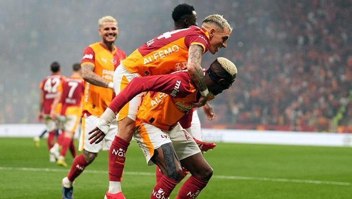 galatasaray antalyaspor macina cilgin prim okan buruktan futbolculara odul 2 Cf2BpCdg