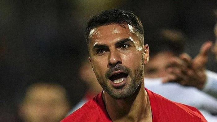Galatasaray teklif yaptı! Zeki Çelik’ten cevap geldi 3 galatasaray teklif yapti zeki celikten cevap geldi 1 DjmMMkpd