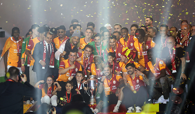 Galatasaray'a Cezayirli gol makinesi! İşte teklif edilecek bonservis fiyatı 2 galatasaraya cezayirli gol makinesi iste teklif edilecek bonservis fiyati 0 5H6Jnmsr