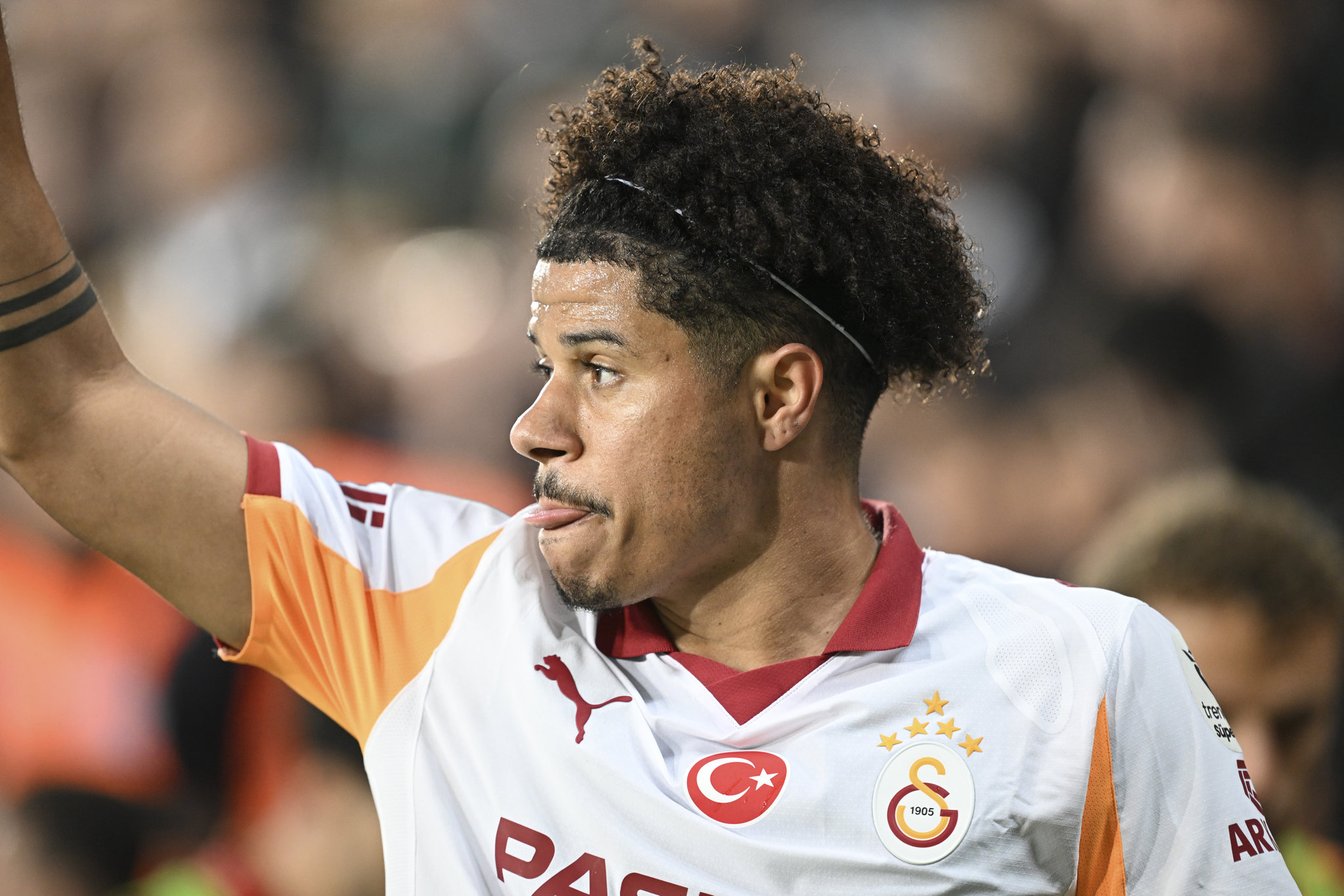 Galatasaray'da dev orta saha operasyonu: 2 devam 1 ayrılık 7 galatasarayda dev orta saha operasyonu 2 devam 1 ayrilik 5 albRrvpM