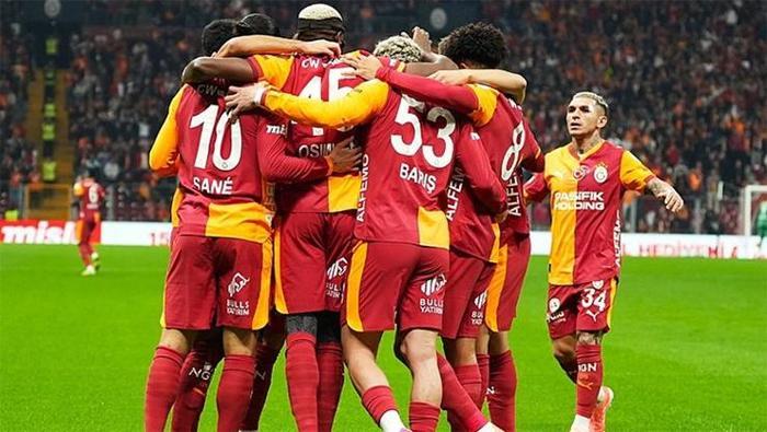 Galatasaray'da kontrat krizi patlak verdi! Yıldız isimle görüşmeler tıkandı 3 galatasarayda kontrat krizi patlak verdi yildiz isimle gorusmeler tikandi 1 cYC8sEAP