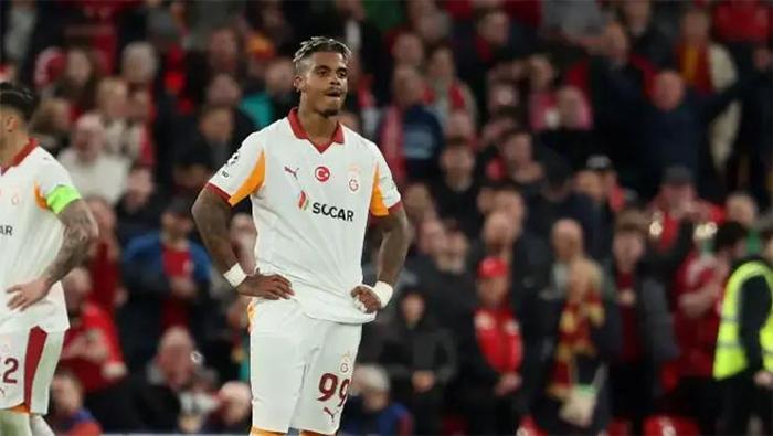 Galatasaray'da kontrat krizi patlak verdi! Yıldız isimle görüşmeler tıkandı 4 galatasarayda kontrat krizi patlak verdi yildiz isimle gorusmeler tikandi 2 FqD6QktB