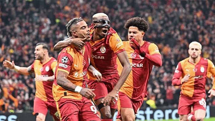 Galatasaray'da kontrat krizi patlak verdi! Yıldız isimle görüşmeler tıkandı 6 galatasarayda kontrat krizi patlak verdi yildiz isimle gorusmeler tikandi 4 JjuB3ELV