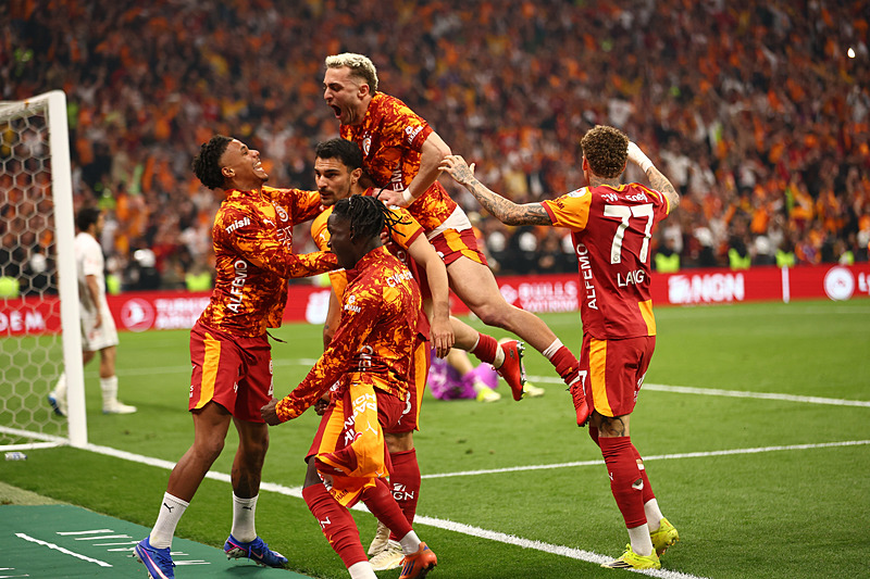 Galatasaray'da o isim bonservisiyle birlikte gidiyor! 4 galatasarayda o isim bonservisiyle birlikte gidiyor 2 d39AlkuQ