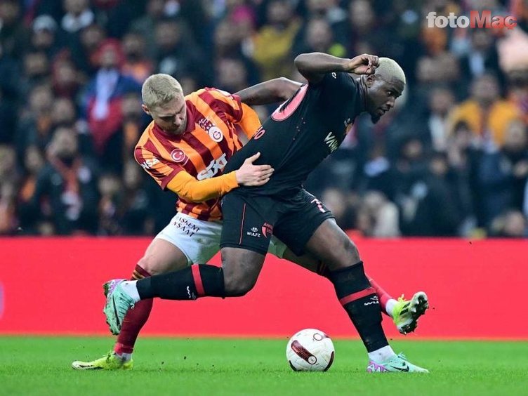 Galatasaray'da o isim kampa alınmayacak! 6 galatasarayda o isim kampa alinmayacak 4 hIaMmPAK