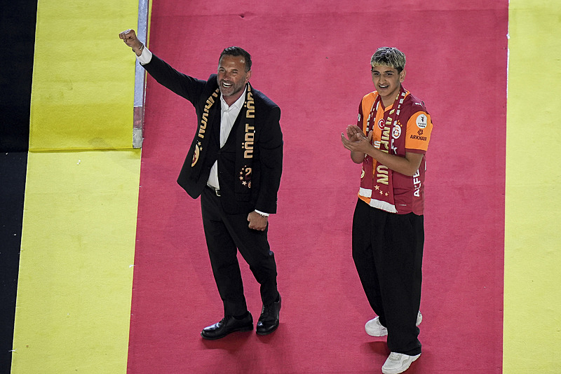 galatasarayda okan buruk gelismesi yeni kontrati ortaya cikti 2 TTDbSQpp