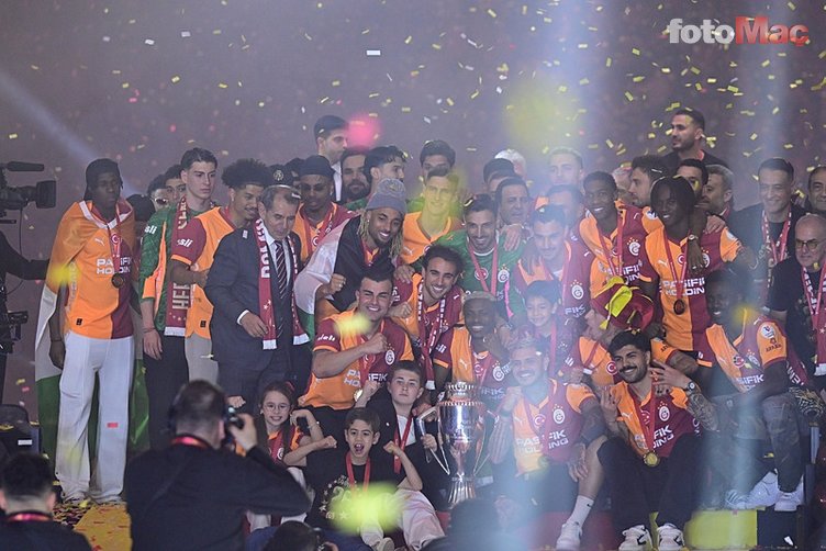 galatasarayda okan buruk o futbolcunun ayriligina musaade vermedi 2 baQCLIBL