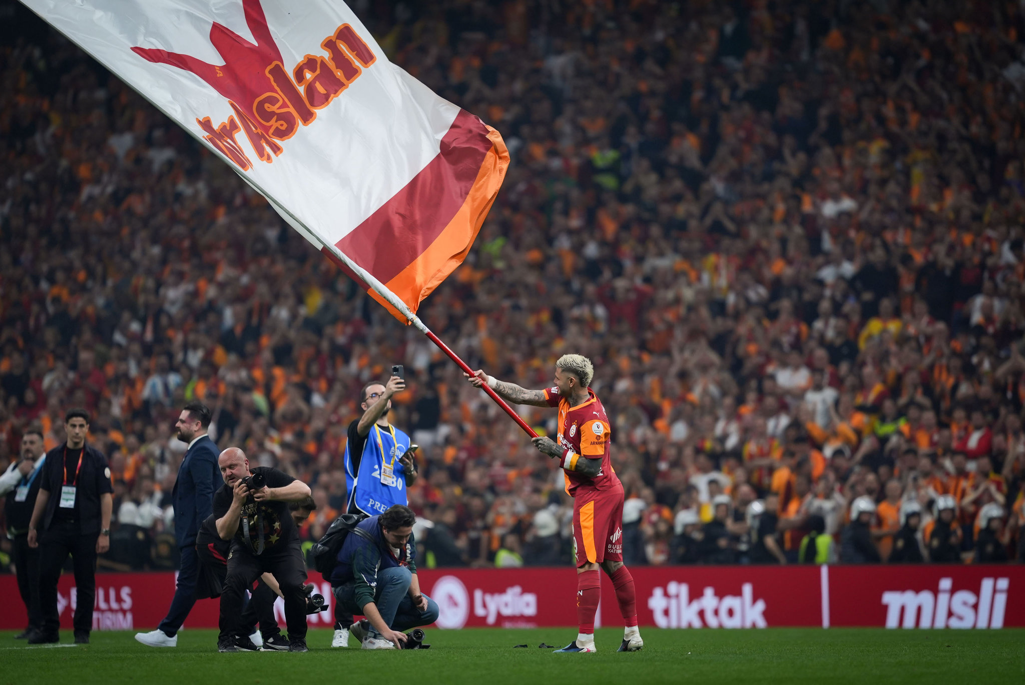 Galatasaray'da veda sonrası Mauro Icardi'ye talip oldular! 2 galatasarayda veda sonrasi mauro icardiye talip oldular 0 CE8cnejr