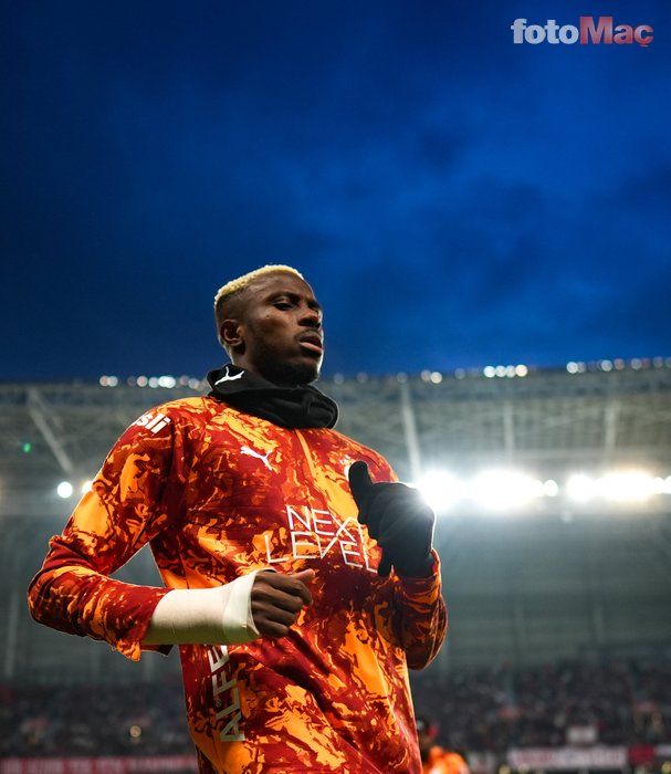 galatasarayda victor osimhen endisesi menajeri istanbula geliyor 6 hynL1KBI