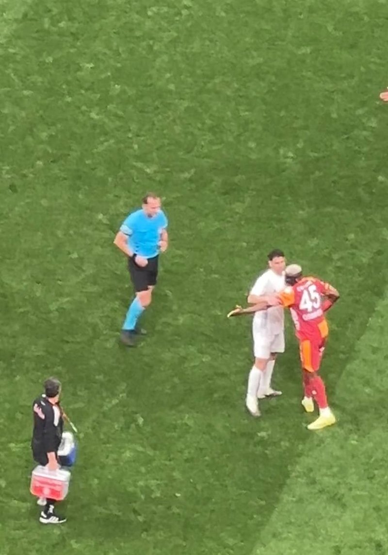 galatasarayda victor osimhen son macta yok 0