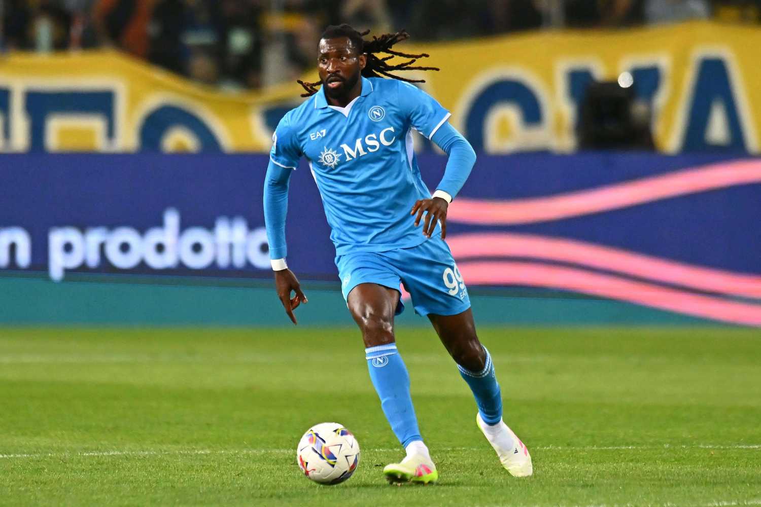 galatasaraydan besiktasa transferde frank anguissa calimi 3 Vc8k7Shz