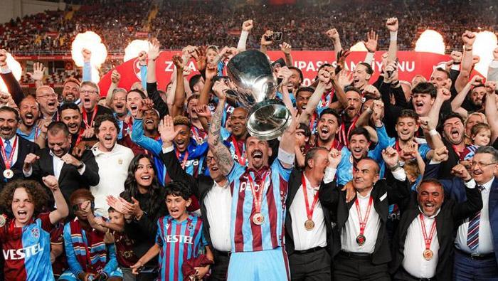 Galatasaray'dan Fenerbahçe ve Beşiktaş'a tarihi fark! Şampiyon paraya para demedi 7 galatasaraydan fenerbahce ve besiktasa tarihi fark sampiyon paraya para demedi 5 a3O52ySj