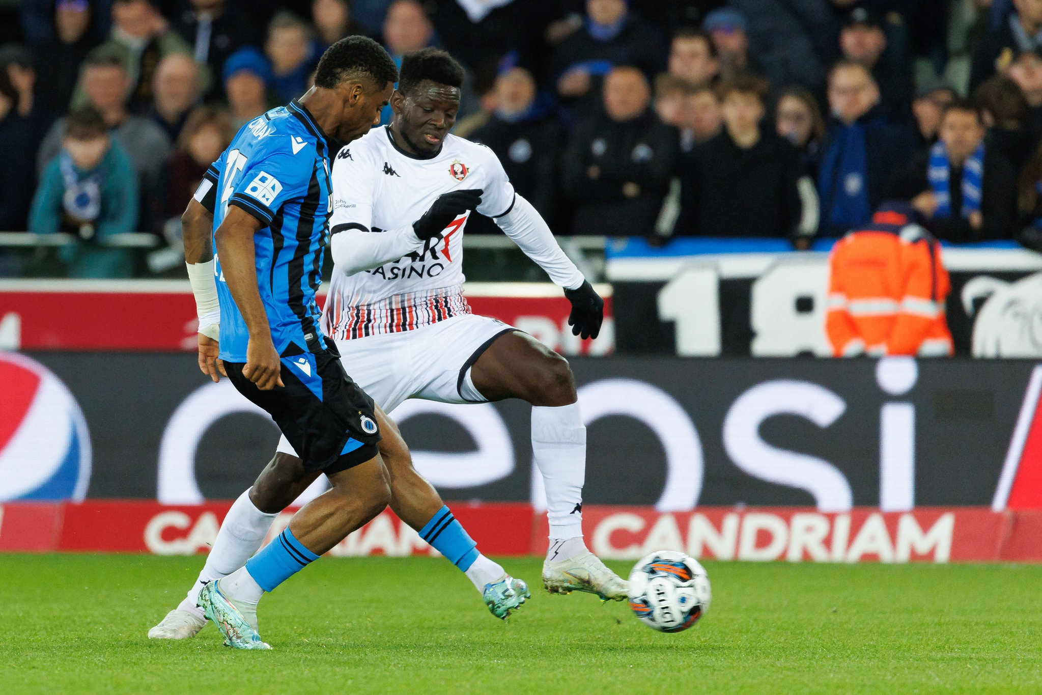 galatasarayin raphael onyedika teklifine clube bruggeden jet suratinda yanit 7 Nl1KIqGI